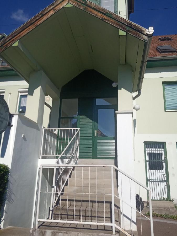 Darvin Apartman Eger Apartment Exterior photo